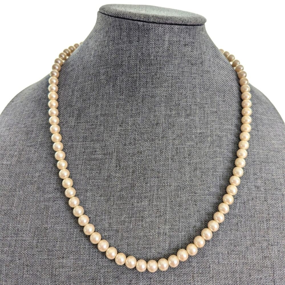 1928 Vintage Inspired 1950s Collectible Retro Faux Pearl Classic Necklace